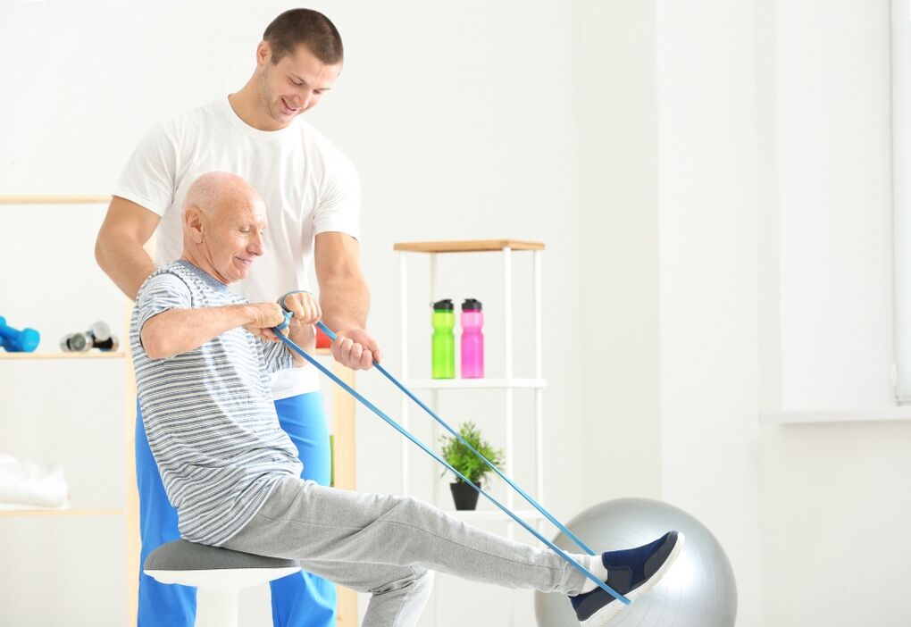 Koxartróza terapie u staršího muže pomocí cvičební terapie