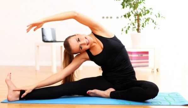 Gymnastika ráno pomůže posílit záda osteochondrosis